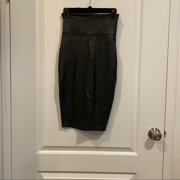 Spanx Faux Leather Pencil Skirt - Picture 2 of 3